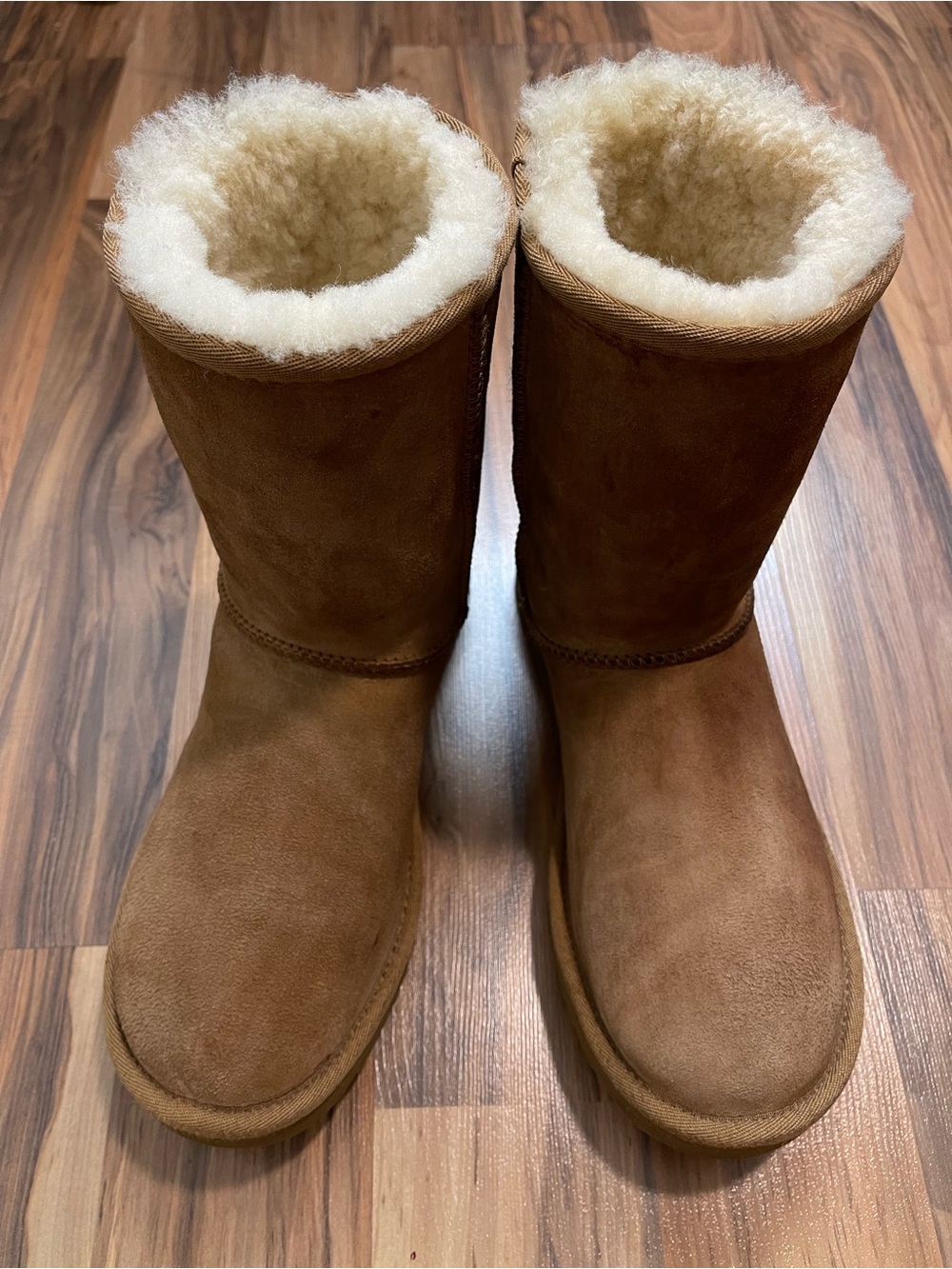 UGG Women’s Classic II Short Boots